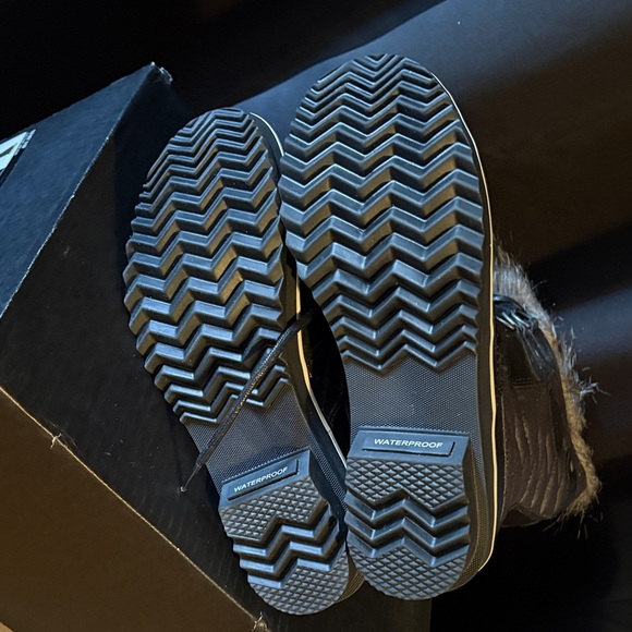 Sorel Women's Black and Brown Winter Boots - Picture 7 of 11